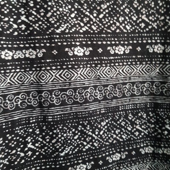 Faded Glory Multi Patterned Sleeveless Top - Picture 7 of 7